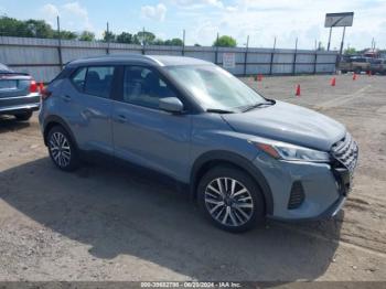  Salvage Nissan Kicks