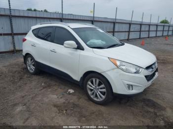  Salvage Hyundai TUCSON