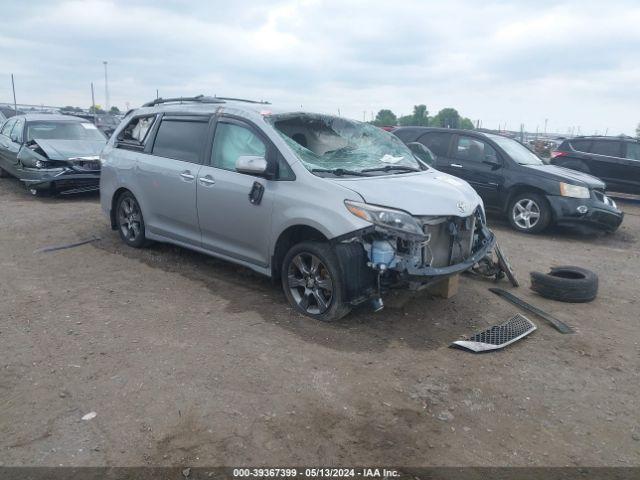  Salvage Toyota Sienna