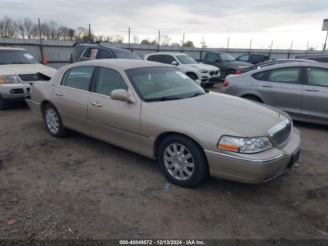  Salvage Lincoln Towncar