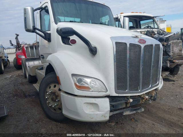  Salvage Peterbilt 579