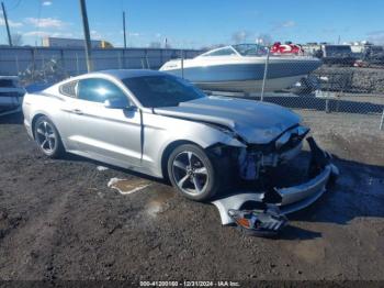  Salvage Ford Mustang