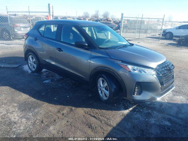  Salvage Nissan Kicks