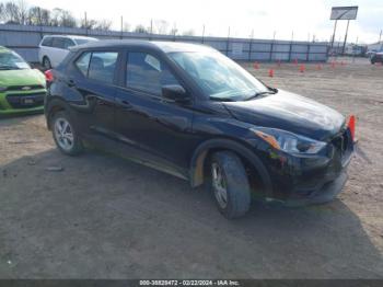  Salvage Nissan Kicks