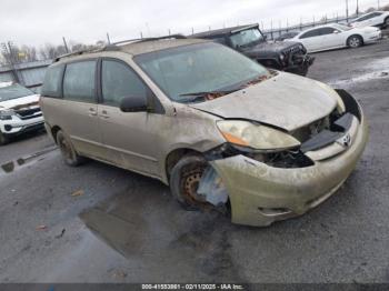  Salvage Toyota Sienna