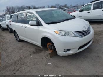  Salvage Toyota Sienna