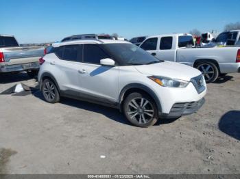  Salvage Nissan Kicks