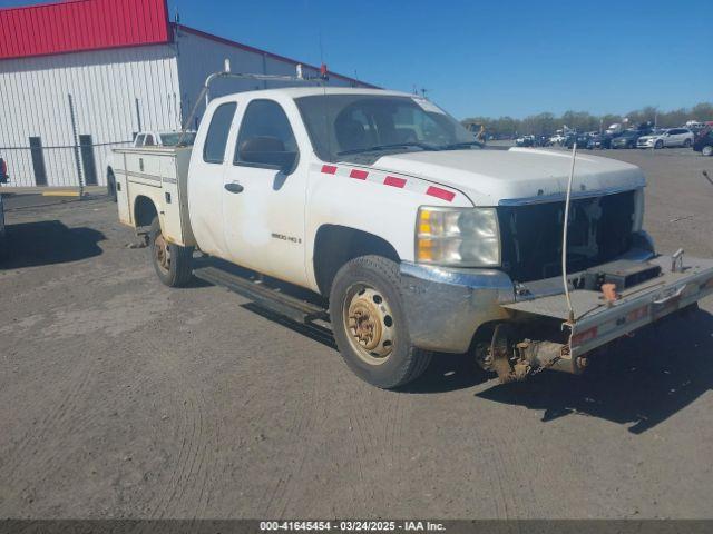  Salvage Chevrolet Silverado 2500