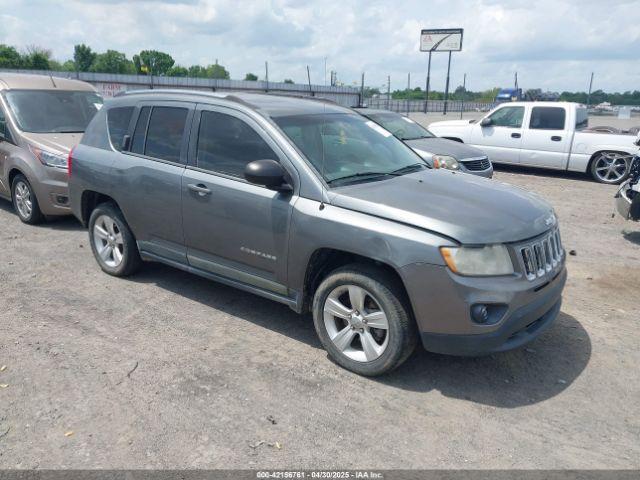  Salvage Jeep Compass