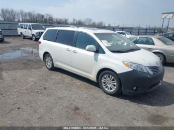  Salvage Toyota Sienna