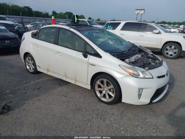  Salvage Toyota Prius