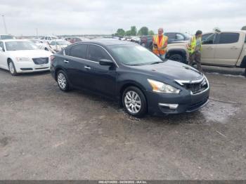  Salvage Nissan Altima