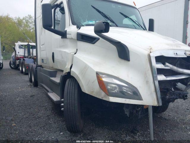  Salvage Freightliner New Cascadia 116