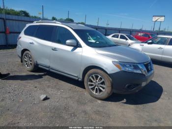 Salvage Nissan Pathfinder
