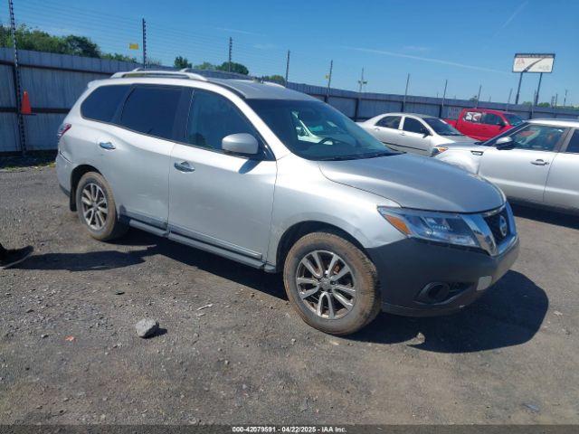  Salvage Nissan Pathfinder