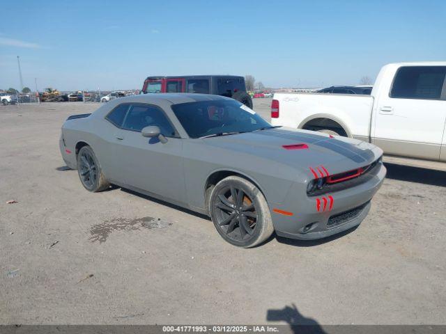  Salvage Dodge Challenger