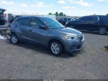  Salvage Nissan Kicks
