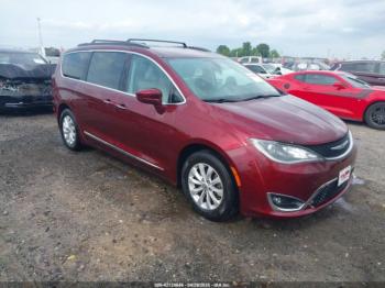  Salvage Chrysler Pacifica