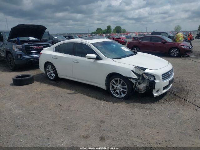  Salvage Nissan Maxima