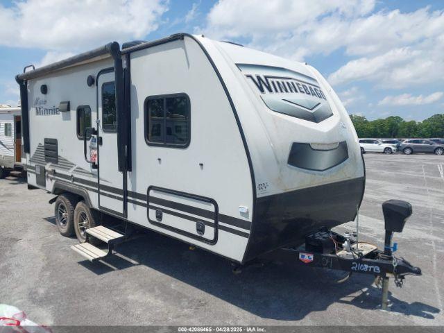  Salvage Winnebago Micro Minn