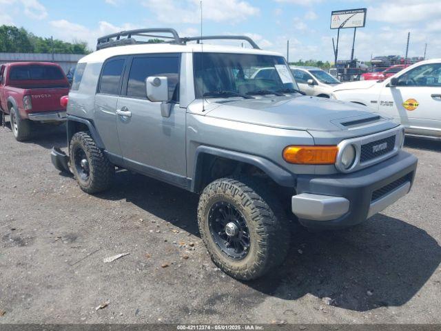  Salvage Toyota FJ Cruiser