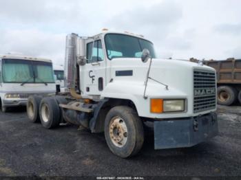  Salvage Mack 600