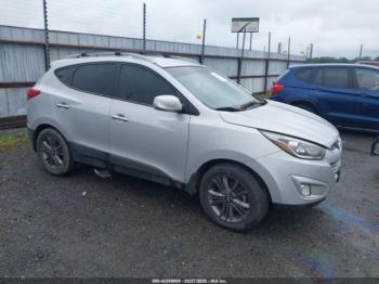  Salvage Hyundai TUCSON