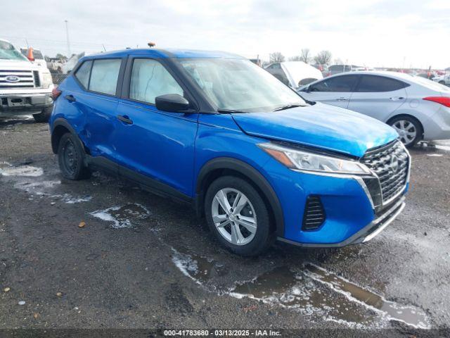  Salvage Nissan Kicks