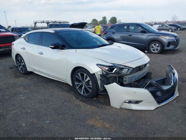  Salvage Nissan Maxima