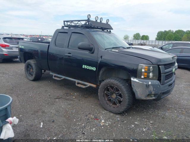  Salvage Chevrolet Silverado 2500