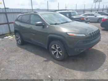  Salvage Jeep Cherokee