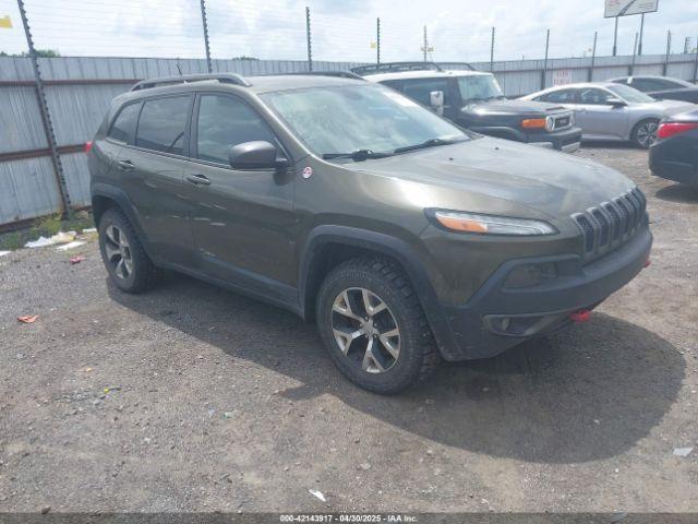  Salvage Jeep Cherokee