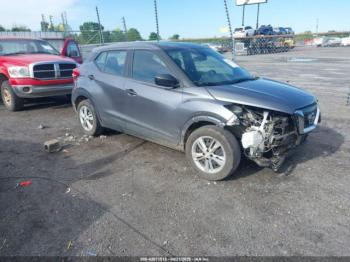  Salvage Nissan Kicks