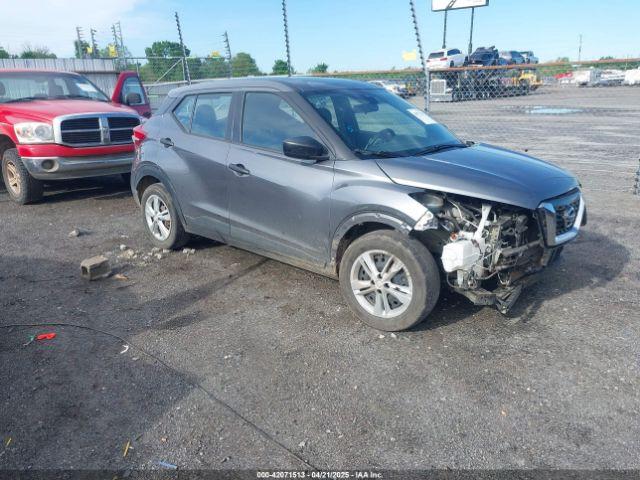  Salvage Nissan Kicks