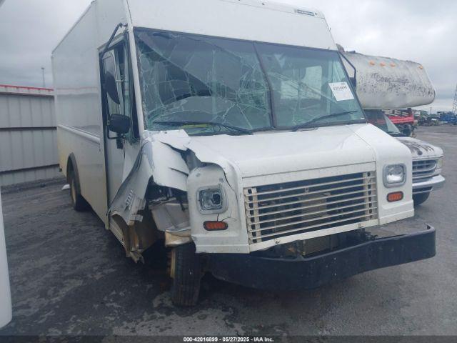  Salvage Ford E-450