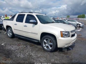 Salvage Chevrolet Avalanche 1500