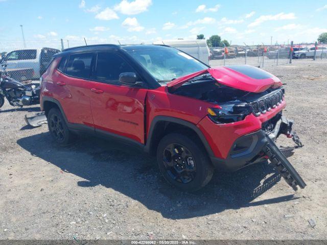  Salvage Jeep Compass