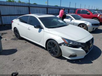  Salvage Nissan Altima
