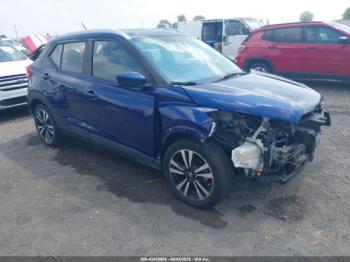  Salvage Nissan Kicks