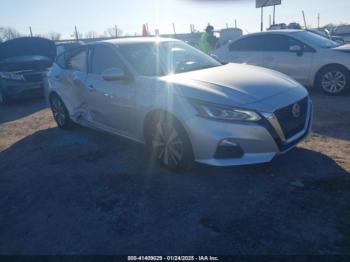  Salvage Nissan Altima