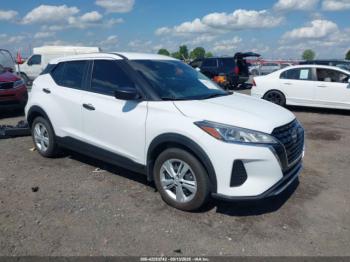  Salvage Nissan Kicks