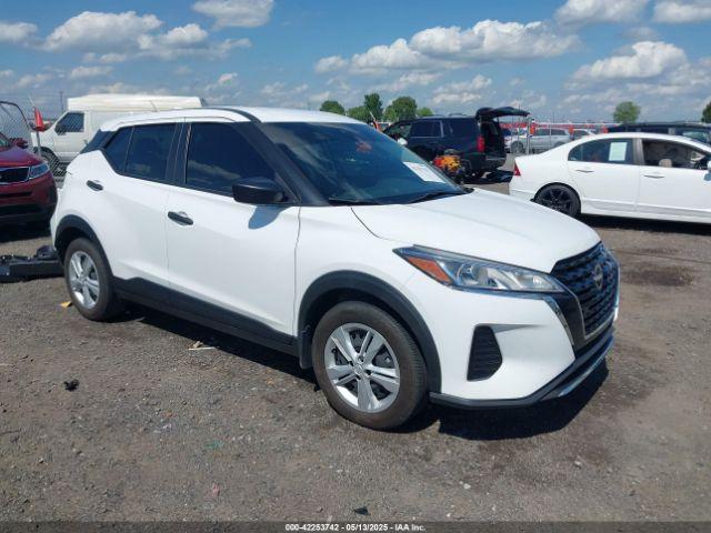  Salvage Nissan Kicks