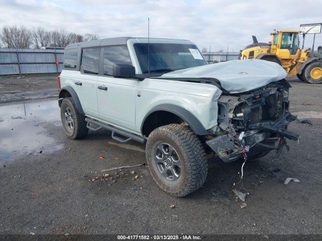  Salvage Ford Bronco