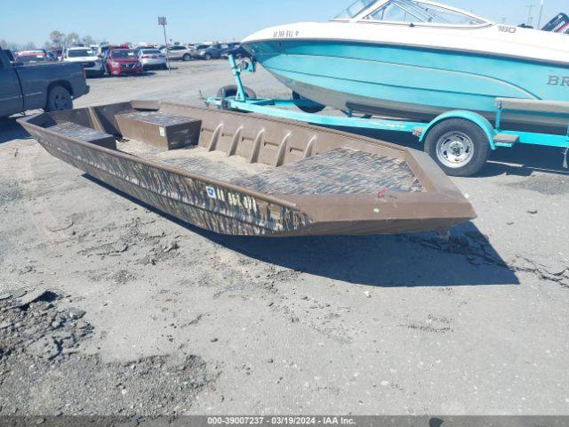  Salvage Weldbuilt 1652 Boat
