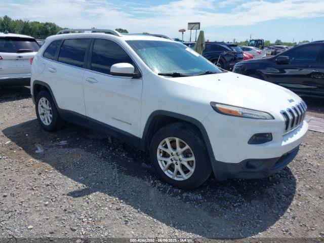  Salvage Jeep Cherokee