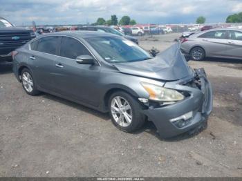 Salvage Nissan Altima