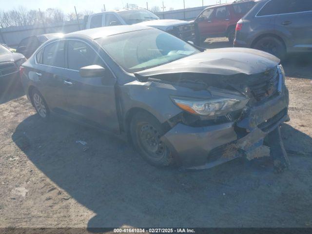  Salvage Nissan Altima