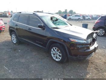  Salvage Jeep Cherokee