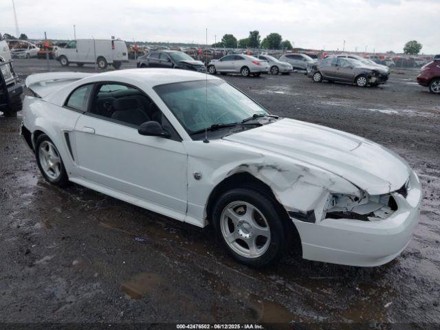  Salvage Ford Mustang