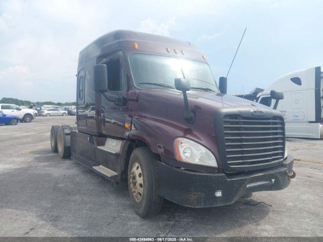  Salvage Freightliner Cascadia 125